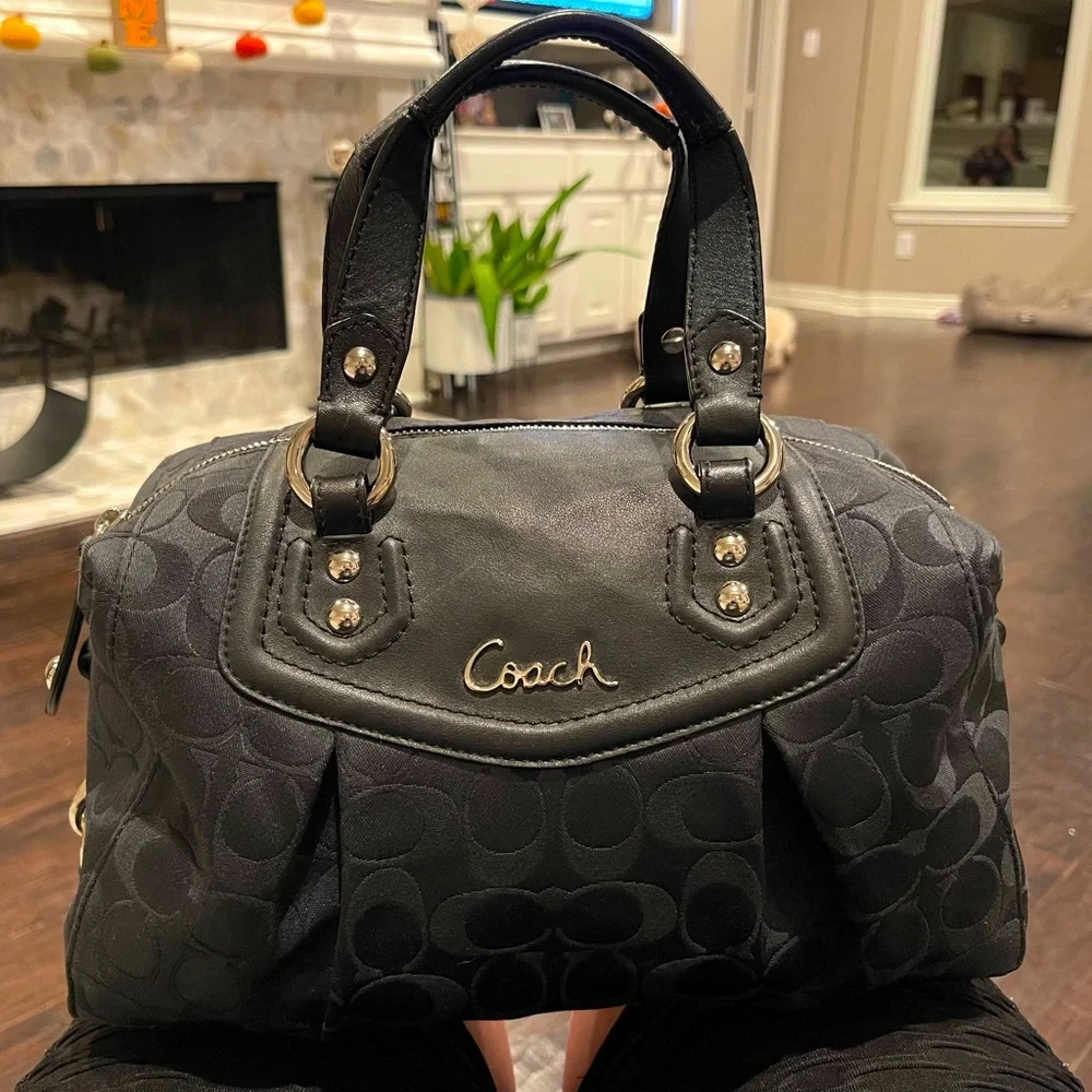 COACH Ashley Signature Satchel in black. EUC - Picture 16 of 17